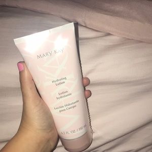 Mary Kay Hydrating Lotion